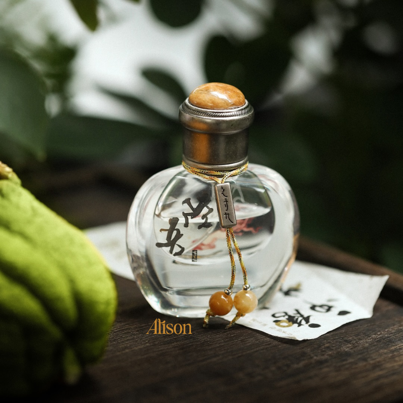SEPT NEUF Lục Ngô